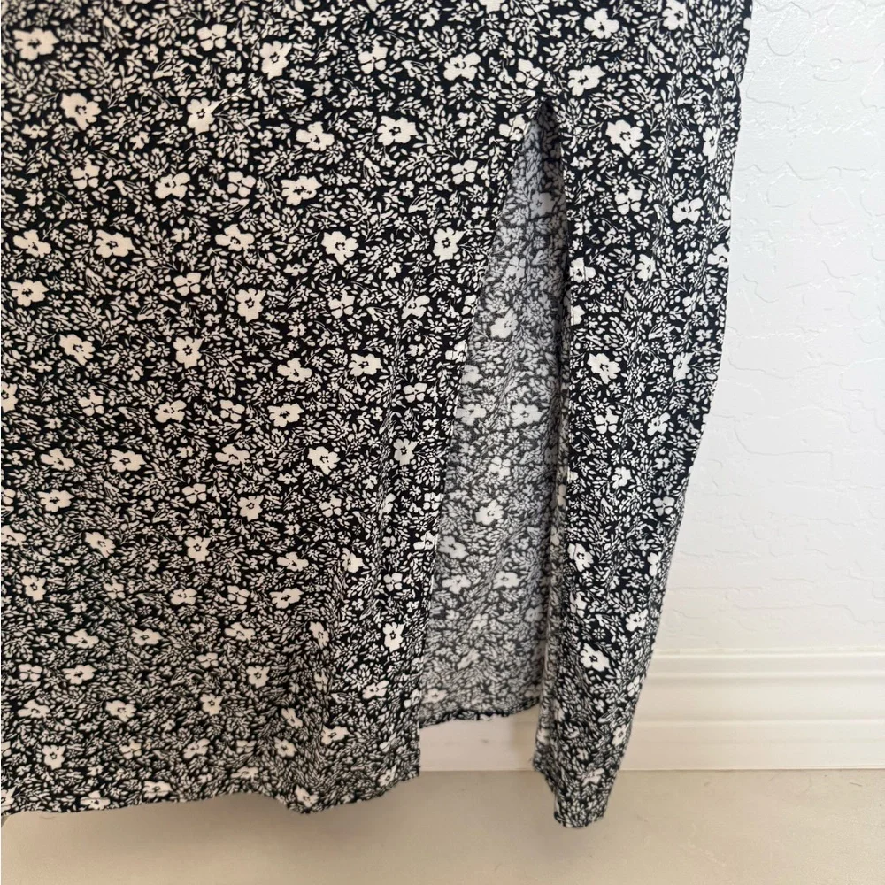Abercrombie & Fitch Black and White Floral Midi Dress - Picture 4 of 5